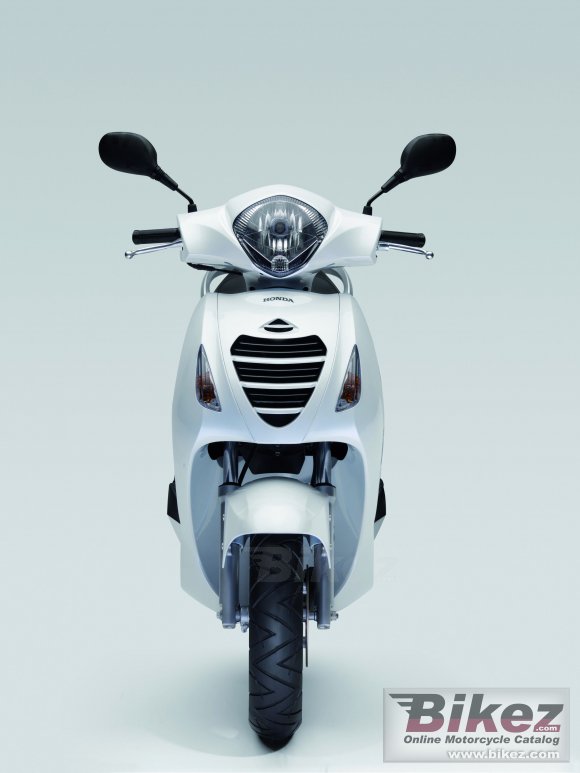 2011 Honda PS125i Sporty photo